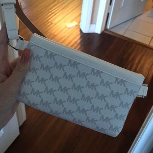 michael kors fanny pack